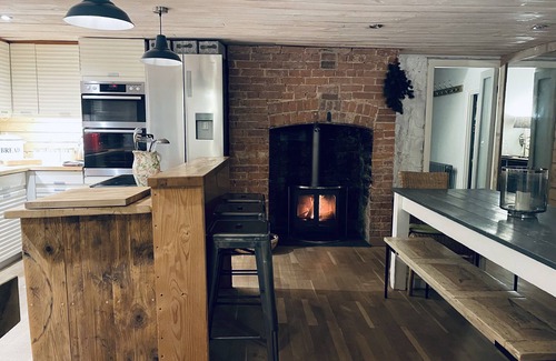 Christow House | The Stone House, Dartmoor - A Stunning Country House - with Wood Fired Hot Tub!