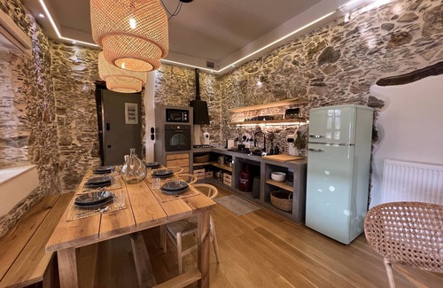 Kantanos-Selino House | The Stone House