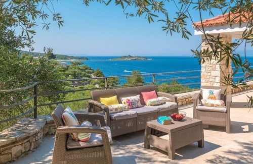 Katsimatika Villa | The Stone House - Three Bedroom Villa, Sleeps 6