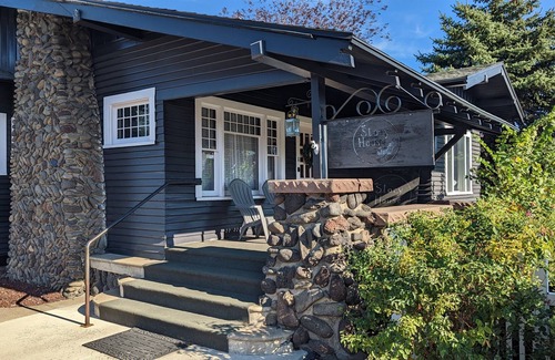 La Grande House | The Story House: A Hallmark Home Away From Home!