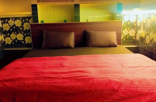 Agra Hotel | The Street Homestay
