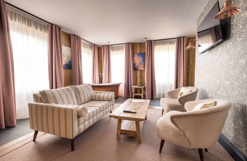 Stroud Hotel | The Stroud Hotel