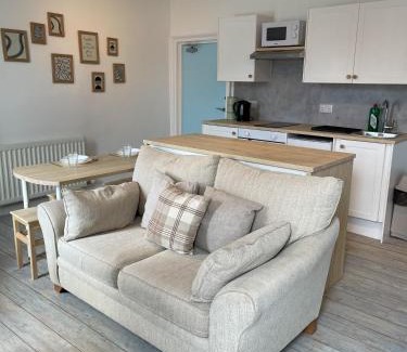 Wing Apartment | The Studio Apartment, Sleeps 4, Town Centre
