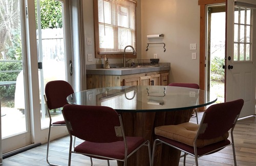 Hot Springs Apartment | The Studio at Gallery339, cozy, inspiring, perfect for mountain activities