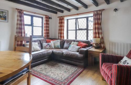 Cemaes Bay House | The Studio Cottage