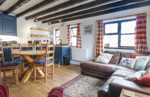 Cemaes Bay House | The Studio Cottage