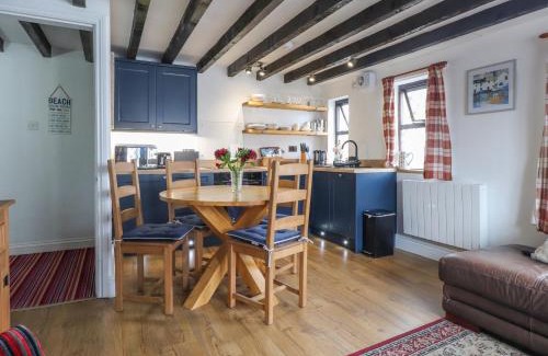 Cemaes Bay House | The Studio Cottage