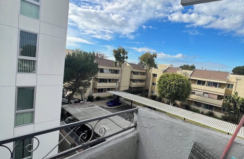 Mar Vista Apartment | The studio + quiet + private + safe great location