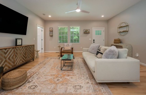 Laurel Park House | The Sugar Maple of Laurel Park: Newly constructed, fire pit and close to downtown Hendersonville!