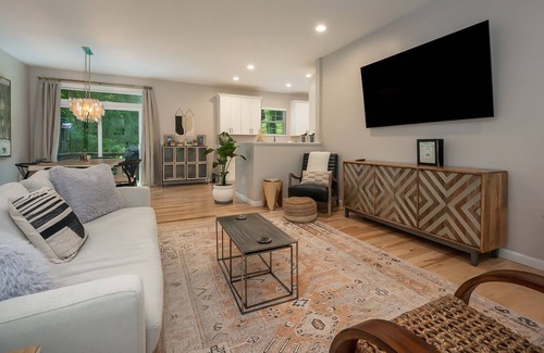 Laurel Park House | The Sugar Maple of Laurel Park: Newly constructed, fire pit and close to downtown Hendersonville!