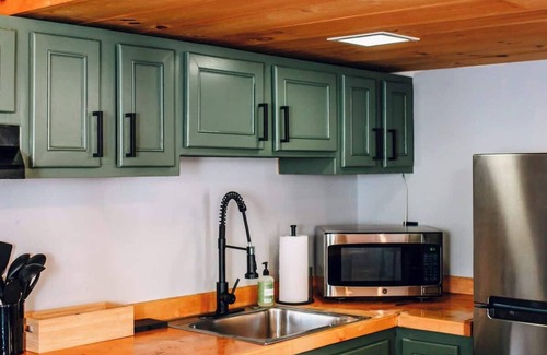 Warren Ski Chalet | The SugarFunk Chalet (Access Rd w/Sugarbush Views)