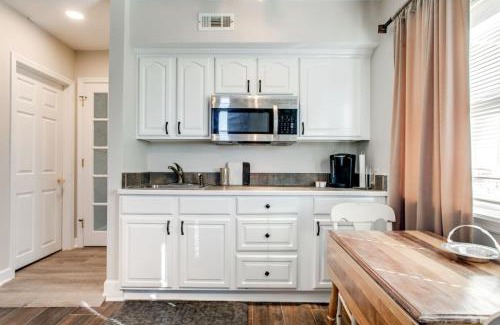 Franklin House | The Suite Spot 1 bedroom