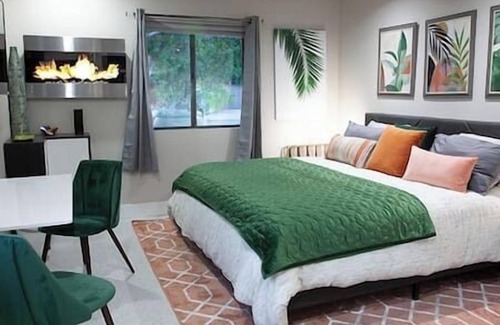 Palm Springs House | The Suite Spot - A Hotel Style Bungalow