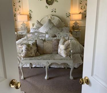 Beaumaris House | The Suites At Ty Anne
