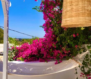 South Rhodes House | The Summer Pink House