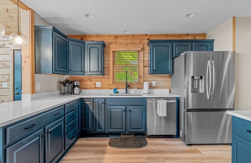 Wolf Laurel Cabin | The Summit Summary: D