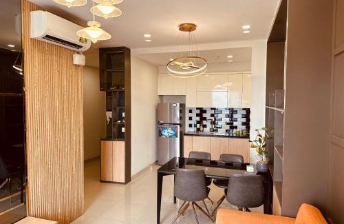 Thu Thiem Apartment | The Sun Avenue 2BR Sunset View Apt, 10 mins to D1