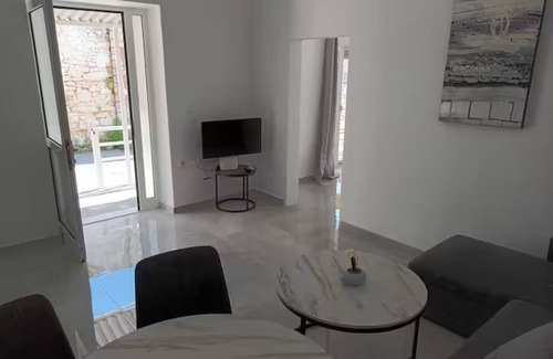 Paradisi House | The Sun House in Paradisi