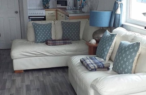 Bridlington Ski Chalet | The Sun Trap Chalet @ Bridlington's Bed & Bowl Beach Breaks