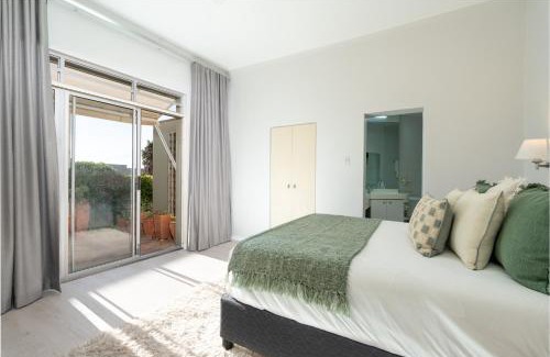 Cape Town Apartment | The Sunbird