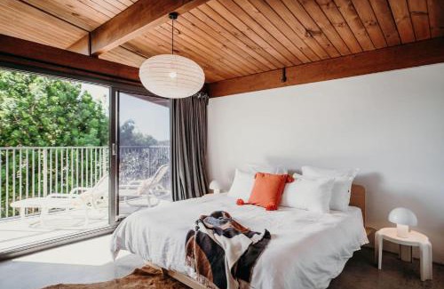 Fingal Bay House | The Sundowner, 25 Lentara St - luxury pet friendly retreat with pool