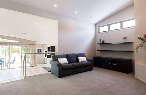 Soldiers Point House | The Sundowner 40 Cromarty Road