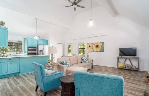 Brunswick House | The Sunny Cottage - Cozy River Retreat with Porch + Dock Access