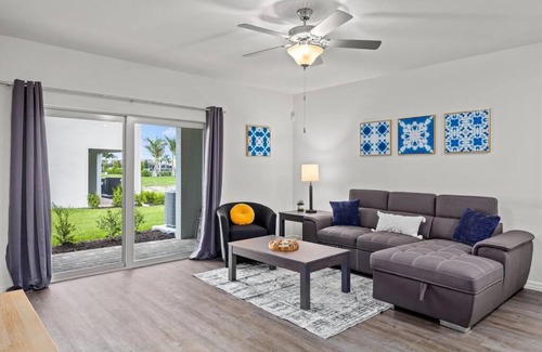 Rural Estates House | The Sunny Serenity Townhome