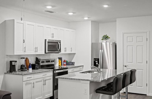 Rural Estates House | The Sunny Serenity Townhome