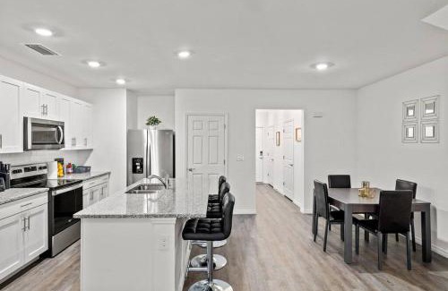Rural Estates House | The Sunny Serenity Townhome