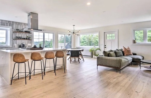 Greensboro Bend House | The Sunset Mountain House, in Greensboro Bend