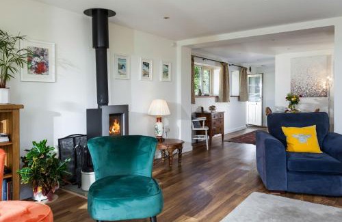Sibford Gower House | The Sunset Retreat