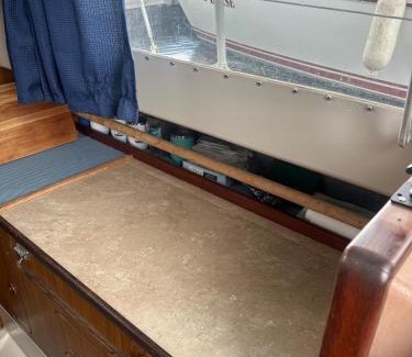 Rouses Point Boat Rental | The Sunshine boat
