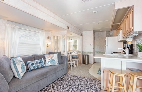 Sandbridge Cottage | The Surf Shack H2O! Radiant Rich Sunsets From Back Back Bay to Sandbridge Beach!