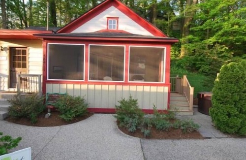Saugatuck Villa | The Swallow - Three Bedroom Villa, Sleeps 7