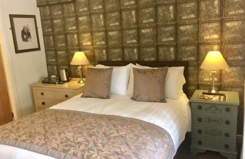 Wybunbury Hotel | The Swan Inn