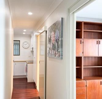 Buff Point House | The Swan Lakehouse - Buff Point