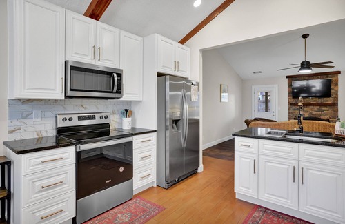 Sugar Hill House | The Sweet Home! Minutes from Mall of GA and Suwannee!