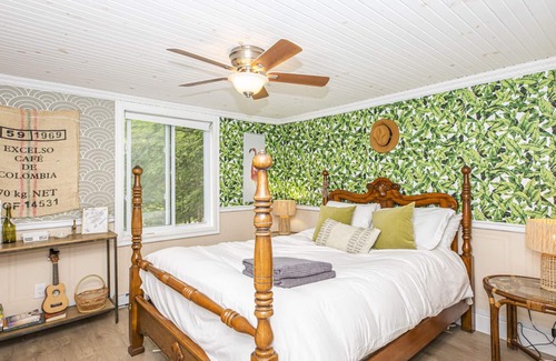 Val-des-Monts Cottage | The Sweetest Waterfront Cottage only 35 Minutes from Ottawa