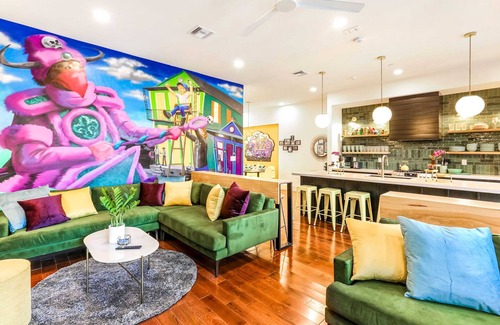 Faubourg Lafayette Hotel | The Syd | Mardi Gras Magic | Heated Pool & Oasis