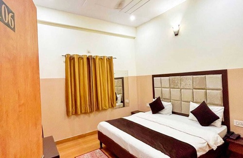 Agra House | The Taj Royal