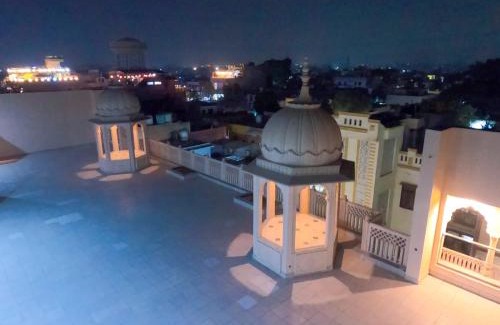 Agra Hotel | The Taj Vista Agra -walking distance to Taj Mahal