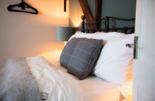 Stanton Saint John Bed & Breakfast | The Talkhouse