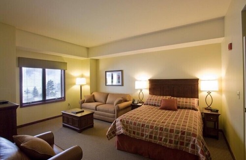 Ellicottville Hotel | The Tamarack Club