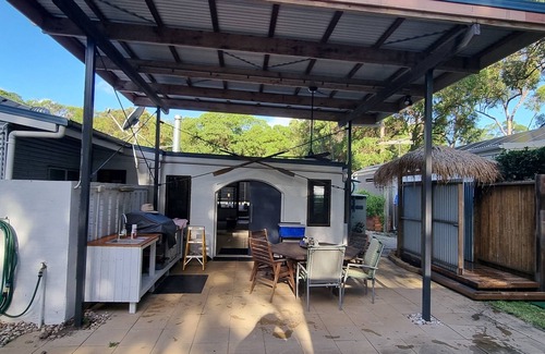 Brisbane Waterfront House | The Taverna nBeach House, Kooringal, Moreton Island