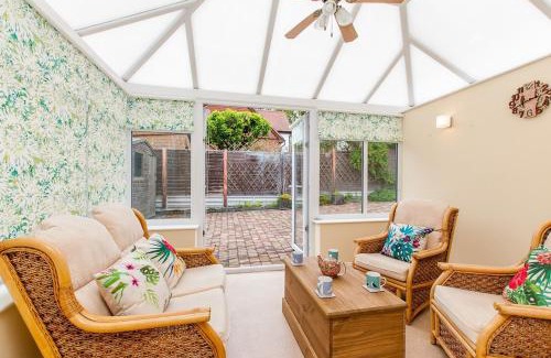 Broadstairs House | The Tea House - A Stones Throw From Beach