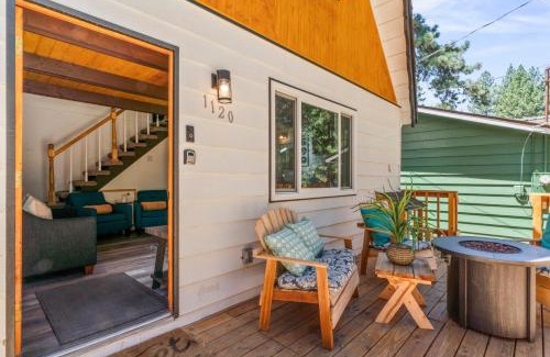 Big Bear City Villa | The Teddy Bear Cabin! Large Patio!