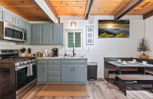 Big Bear City Cabin | The Teddy Bear Cabin! Large Patio!