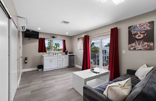 Hollywood Hotel | The Tel
