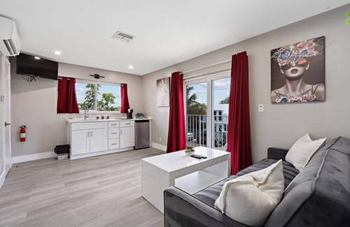 Hollywood Hotel | The Tel